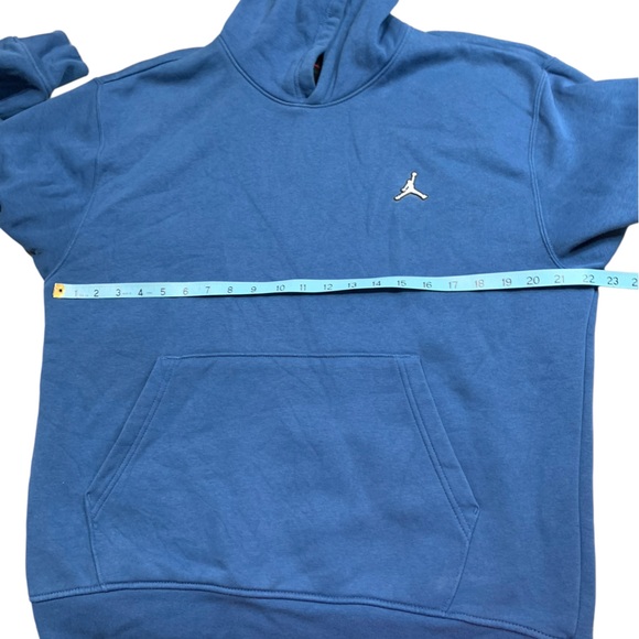 MENS JORDAN ESSENTIALS FLEECE PULLOVER HOODIE - Picture 2 of 9